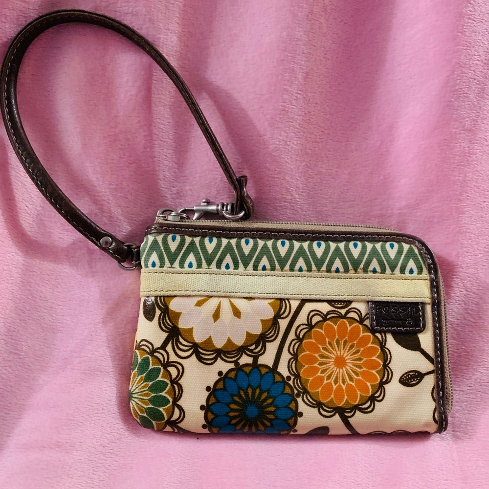 Fossil wristlet